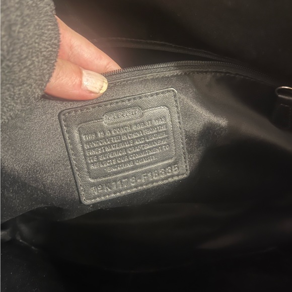 SOLD❤️ COACH Laura Signature Logo Zip Tote Bag Patent Leather w/ Charm Black - Picture 8 of 13